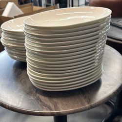 Yanco 10” Oval Plates