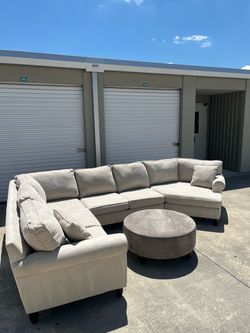 Havertys beige sectional couch