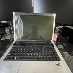 Dell XPS M1530 Laptop W/ Charger - Parts Only 