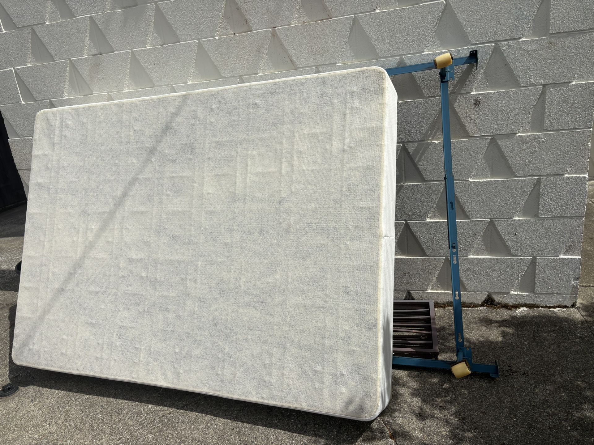 Full Size Bed Frame & Box Spring