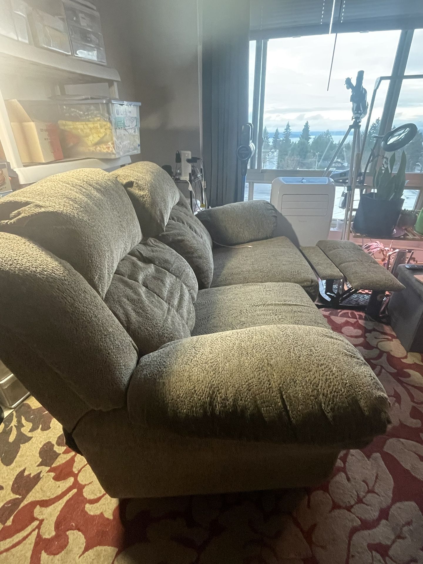 Free Love Seat With Recliner