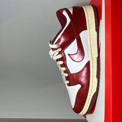 WMNS Nike Dunk Low PRM Vintage Team Red White/ team Red- Coconut Milk Blanc/ Equipe Rouge