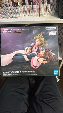 Ochaco uraraka vs himiko toga  figure