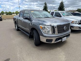 2017 Nissan TITAN