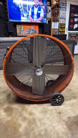 Maxx Air commercial floor fan.