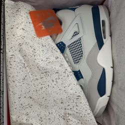 Jordan 4 Retro Military Blue Size 10.5