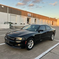 2017 DODGE CHARGER SXT