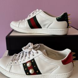 Gucci Shoes, White, Size 6