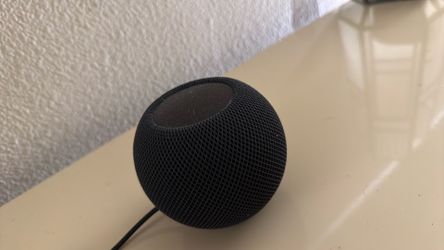 2 Apple HomePod Minis