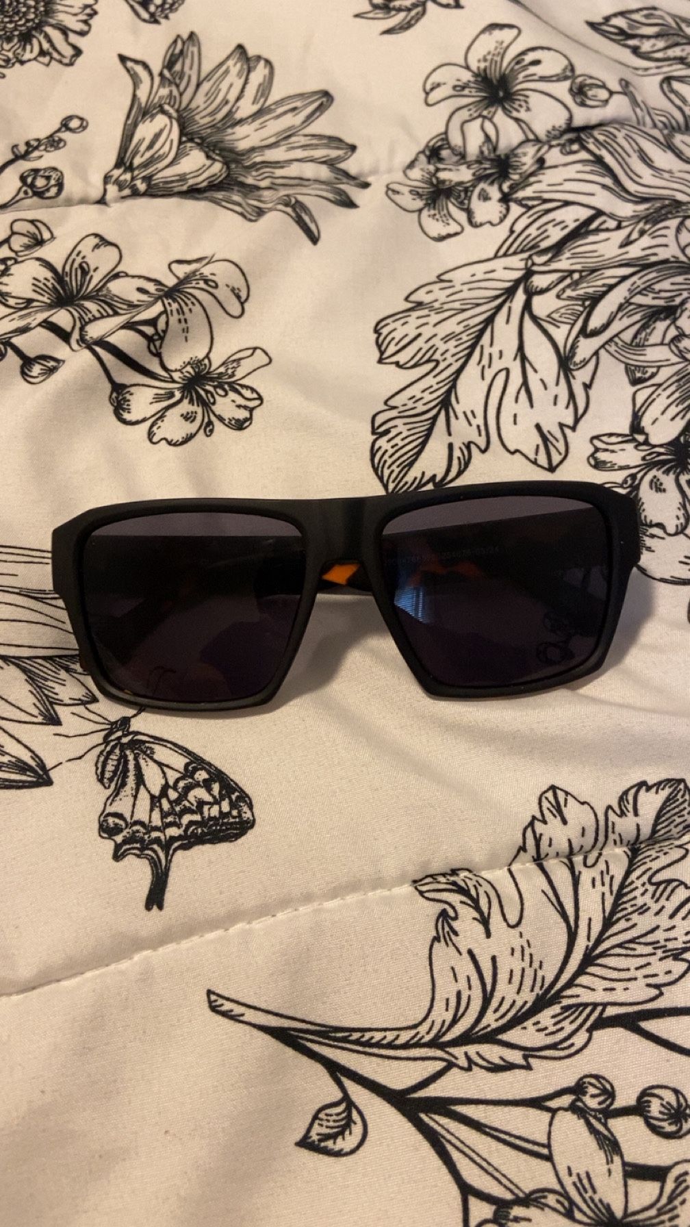 Oakley Sunglasses – Tortoise Frame, Dark Lenses