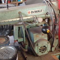 De walt 9" radial arm saw
