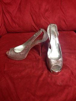 GUESS HEALS 8M