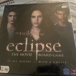The Twilight saga Eclipse The Movie Board Game It All Begins With A Choice New!