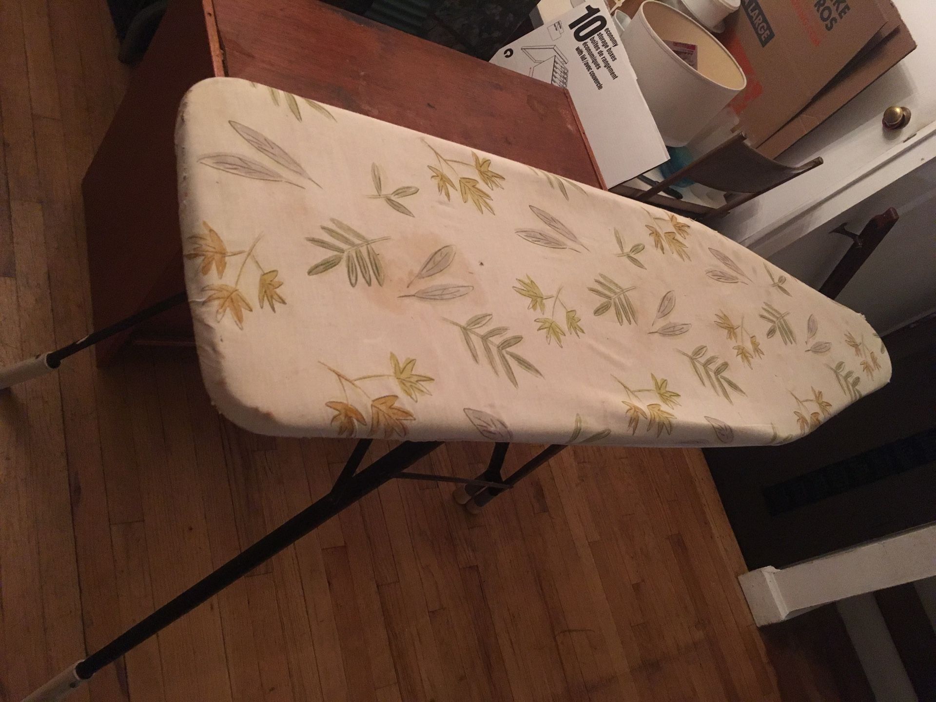 Ironing board 9$