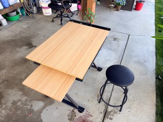 Height adjustable drafting/art table