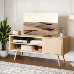 Mid-Century Light Oak Tv Stand With USB Ports 