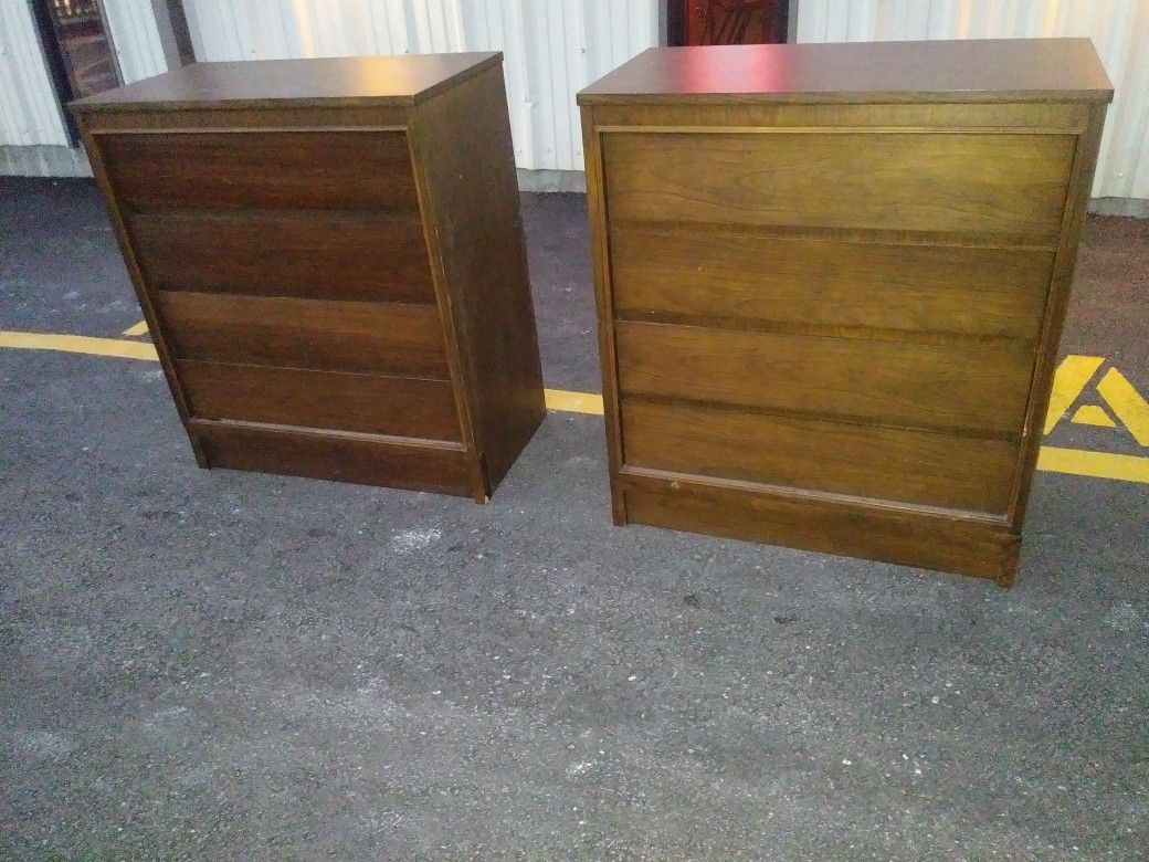 Pair of matching 4 drawer chest of drawers for sale