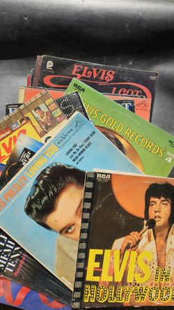 set of 22 vinyl vintage records, 