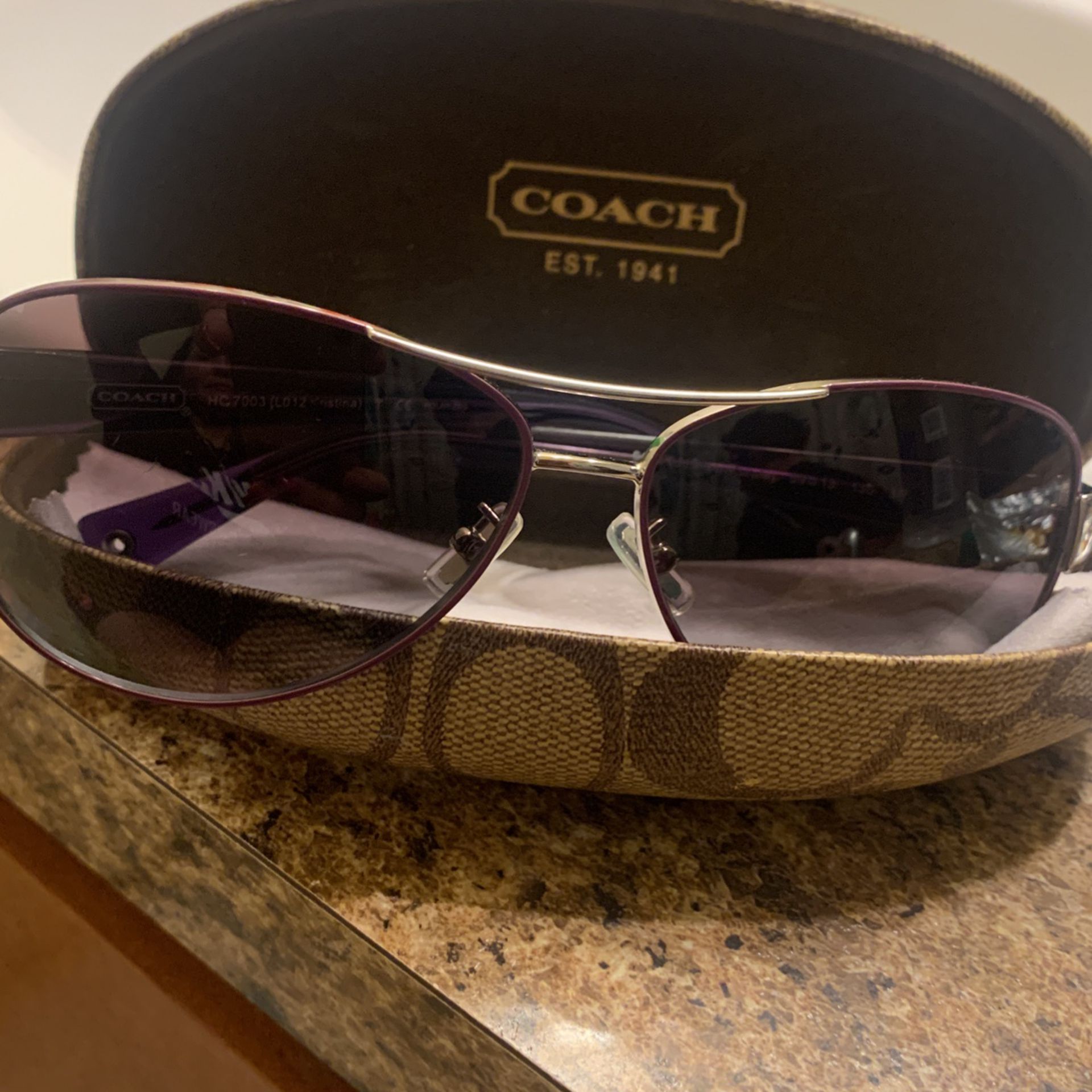  Coach Women’s Purple Aviator Sunglasses 