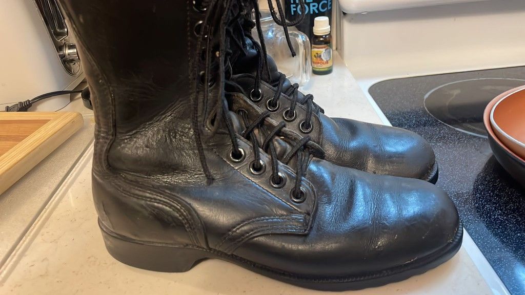 Leather Boots / Size 5.5