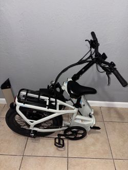 Huge E-Bike