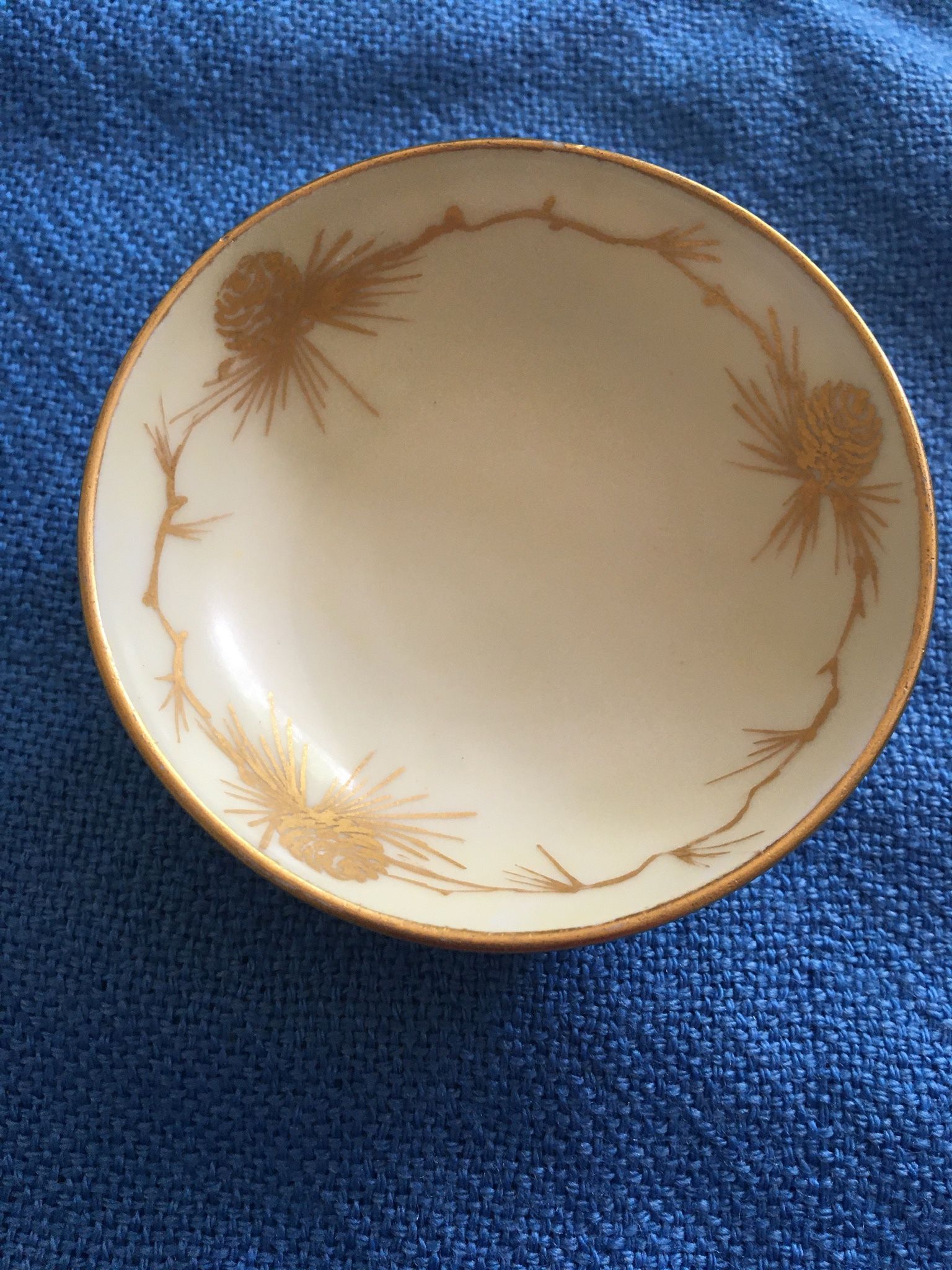 Vintage Finger Bowl Size Dish Pink With Gold Pinecone Design