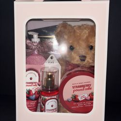 Strawberry 🍓 Victoria Secret Fragrance bundle 