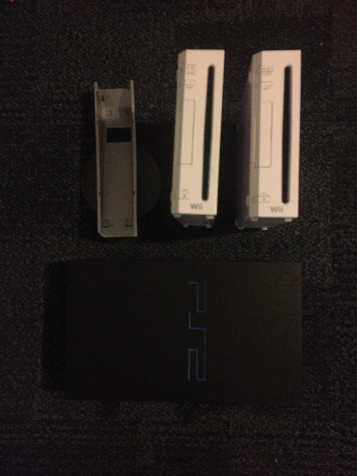 Wii and PS2 game system