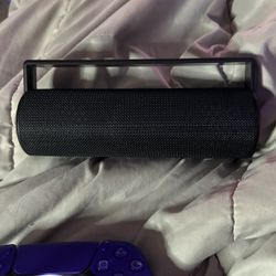 New Bluetooth Speaker (comes With Charger)