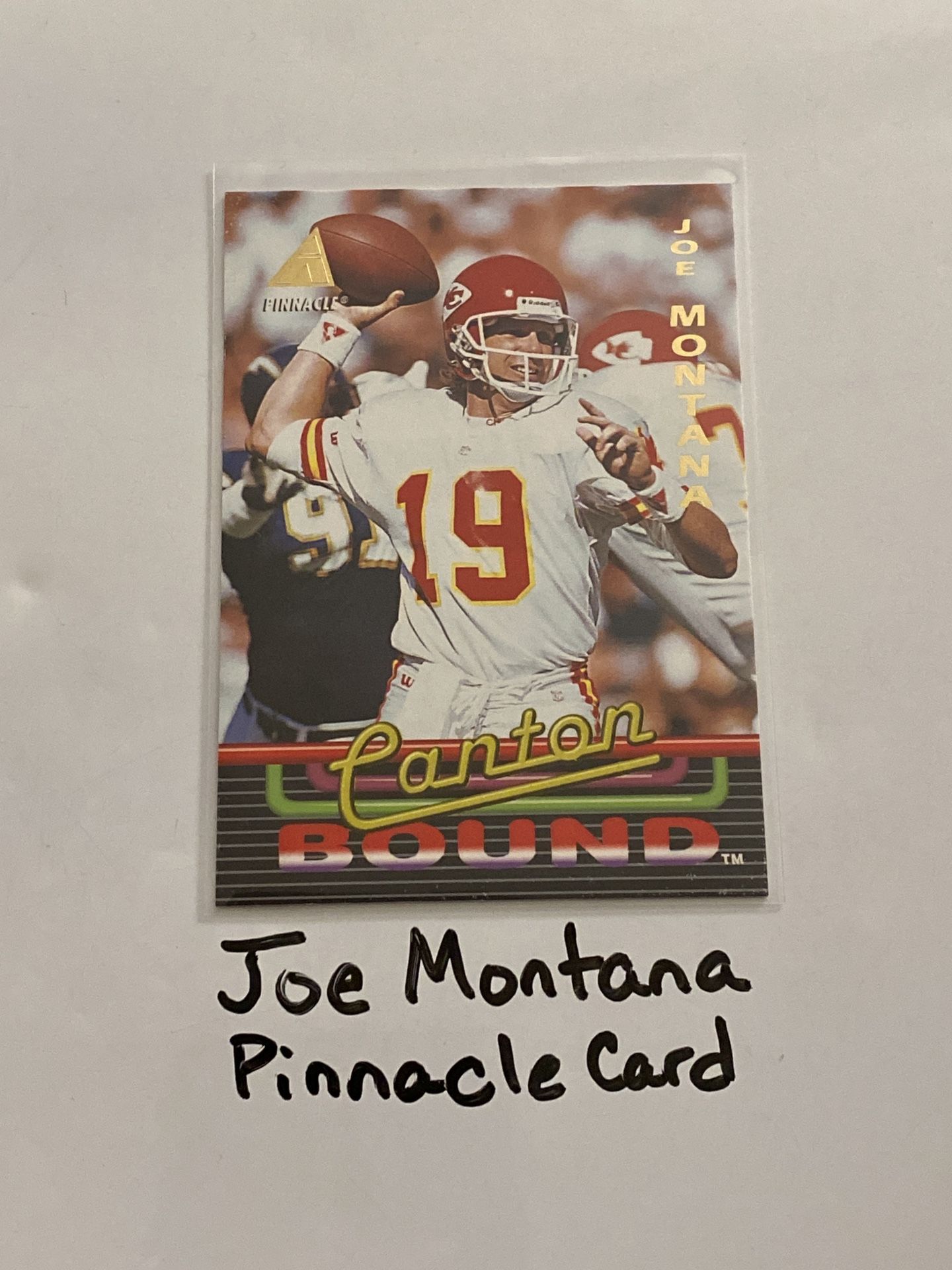 Joe Montana Kansas City Chiefs Hall of Fame QB Pinnacle Card.