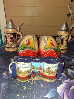 Holland Souvenir Collection – Clogs, Steins & Mugs