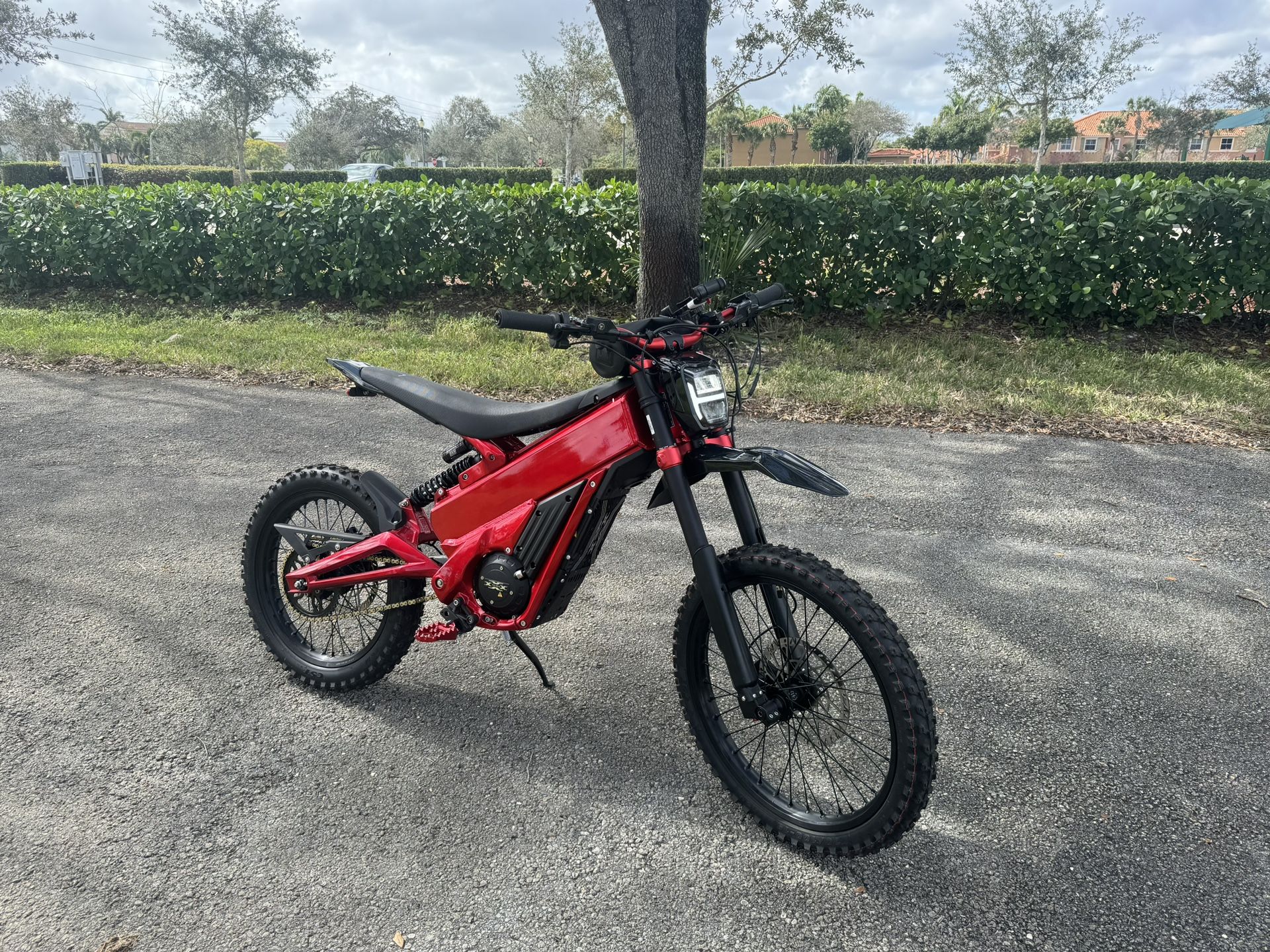 Talaria XXX Red