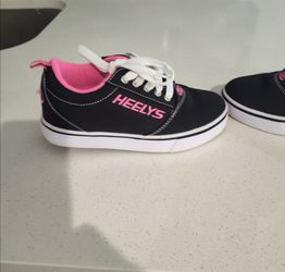 Heely's girls size 3 Pink and Black