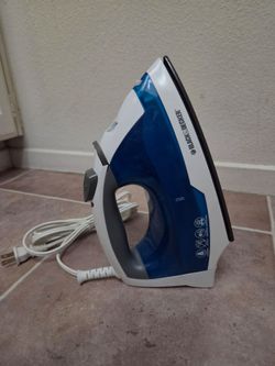 BLACK+DECKER Easy Steam Compact Iron, IR40V, Nonstick Plate, SmartSteam, Anti-Drip, Auto Shutoff