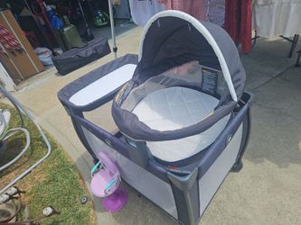 Graco travel baby crib