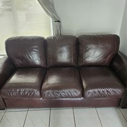 Living Room Couch And Table