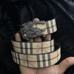 Burberry belt 40-42