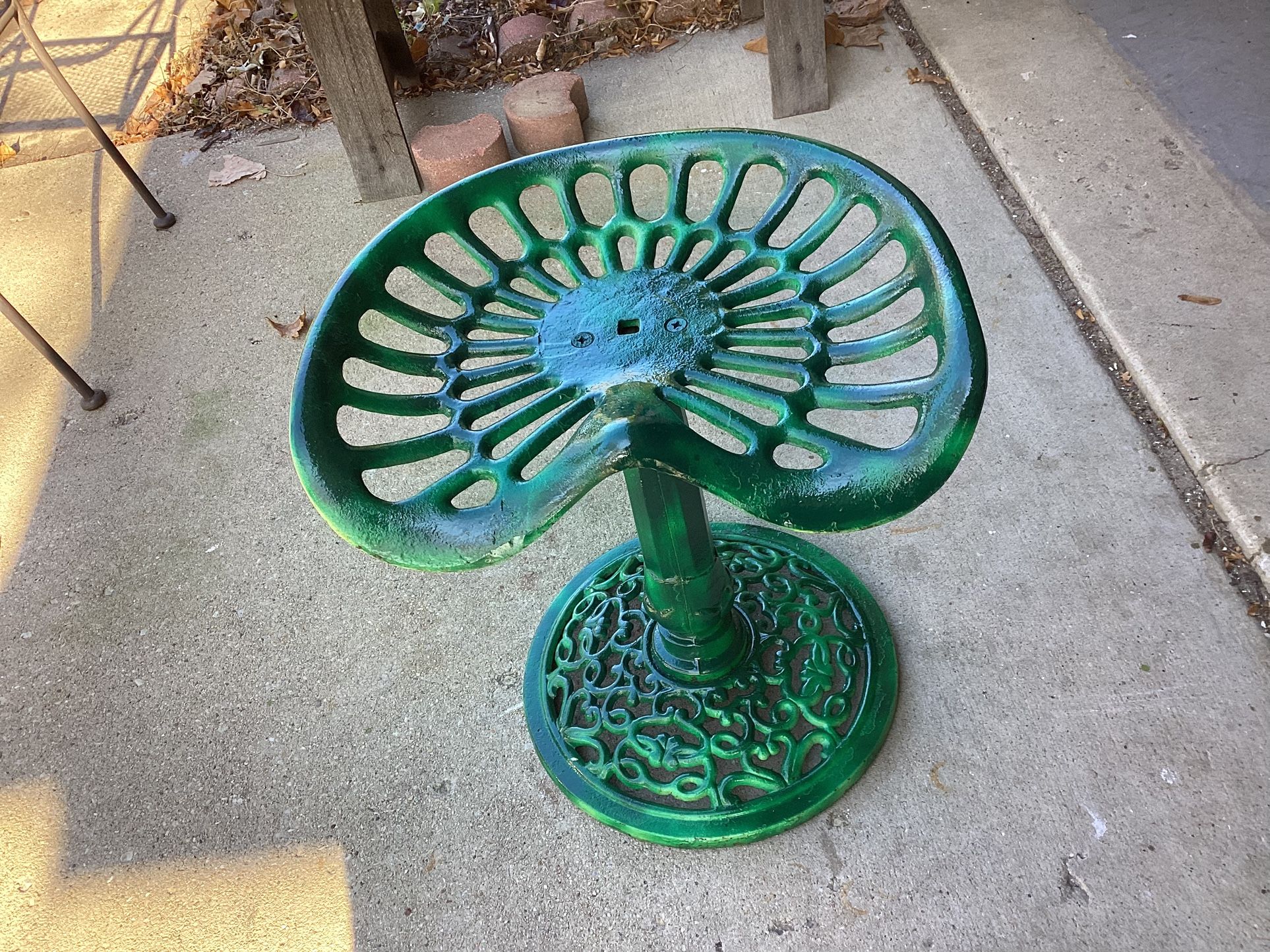 Tractor seat stool all steel heavy unique no rust unusual green color an original tractor seat stool 17.5 WIDE 14 DEEP 20 TALL must see priced to s