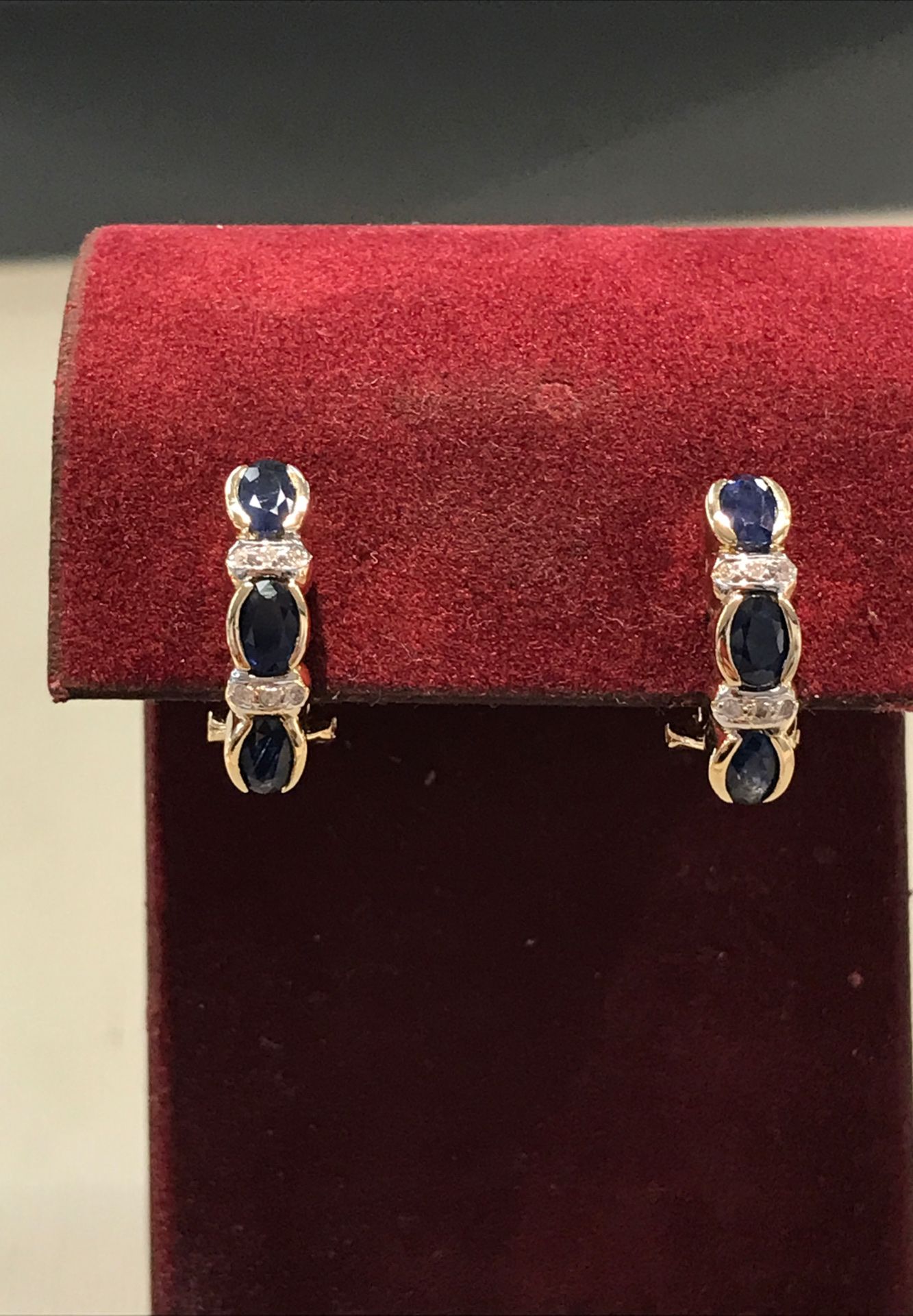 14k Sapphire Earrings(REAL DIAMONDS)