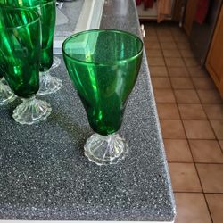 Description: Green Glasses,  Swirl Foot, No Trim
Pattern: Burple-Inspiration Green by Anchor Hocking