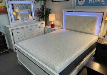 White Bedroom set 4 pcs new led lights bed new set bed dresser mirror and Nightstand
