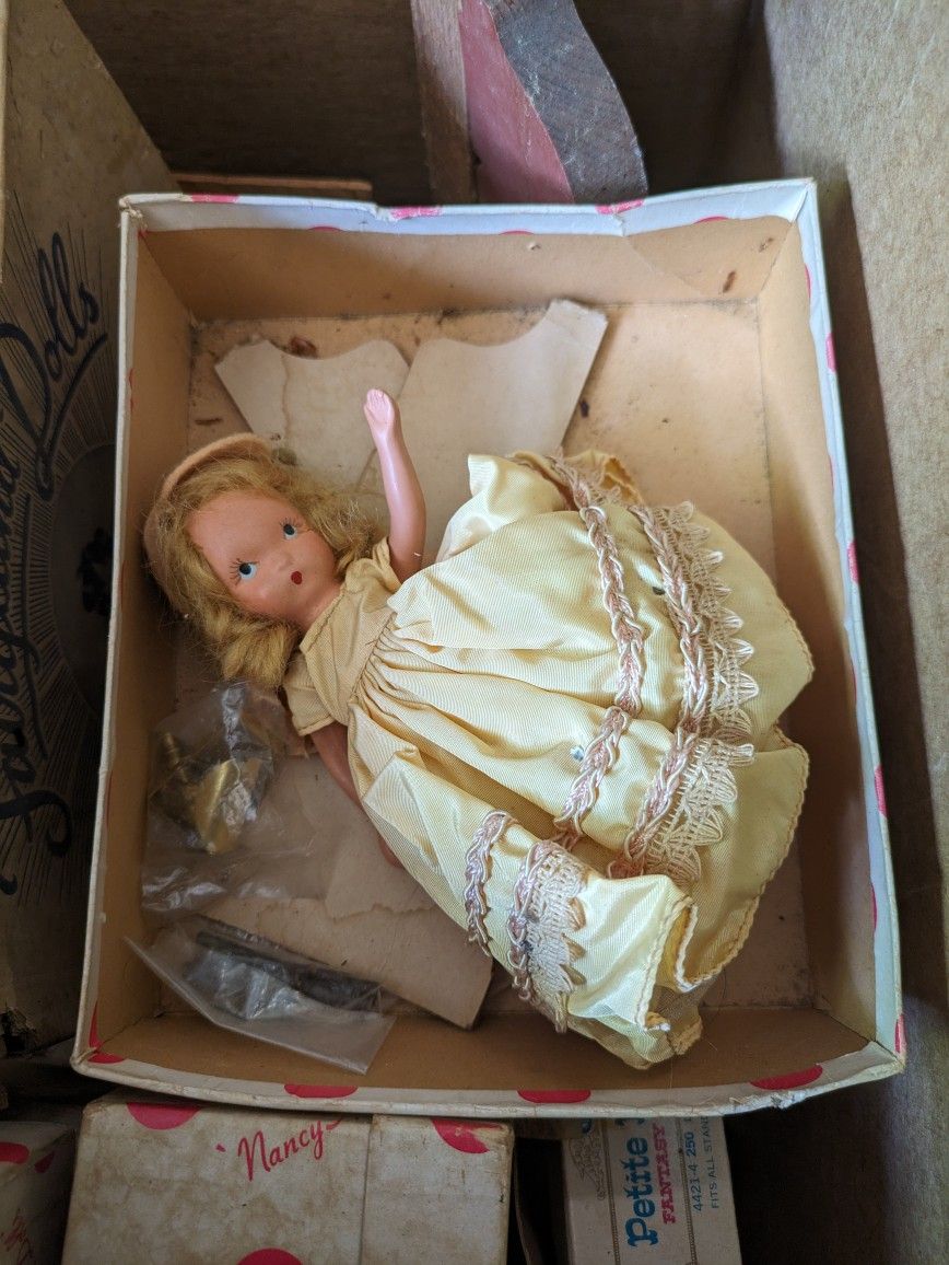 Vintage Dolls 