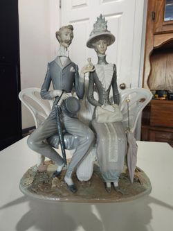 Lladro #1274 Lovers in the Park Porcelain Figurine Retired Spain Vintage