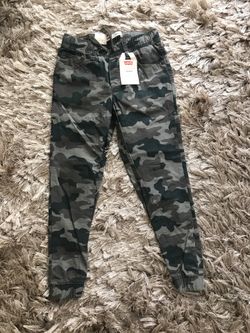 Levis brand new size 7