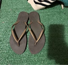Women’s reef sandals size 8