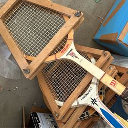 4 vintage tennis rackets