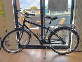 Breezer Uptown 8 Commuter Bike w/ Accessories