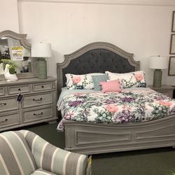 Solid Wood Bedroom Set Six Piece