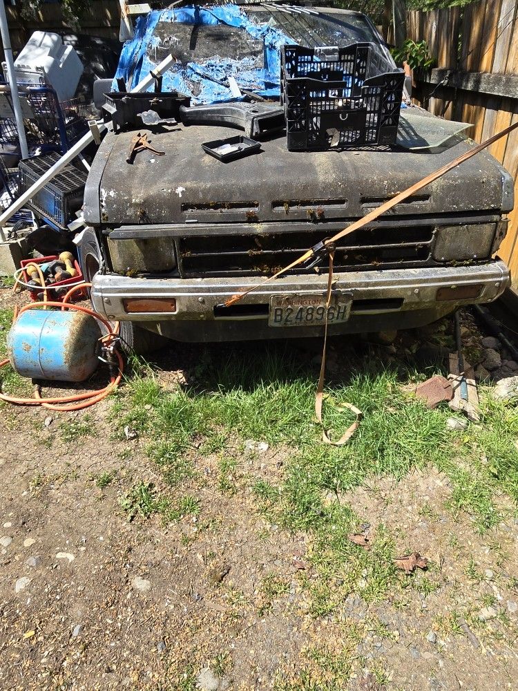 Part Out 89 Nissan Hardbody Truck