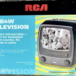 Vintage RCA 5" Portable Black & White CRT TV Television 16-v3001 - New in Box